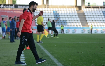 Romo lamentant el tercer gol del Lleida | Roger Benet (CES)